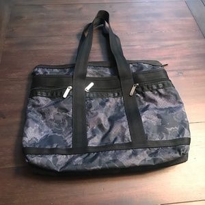 LESPORTSAC TOTE BAG, APPROX 17"LENGTH 14" HEIGHT  5" DEEP